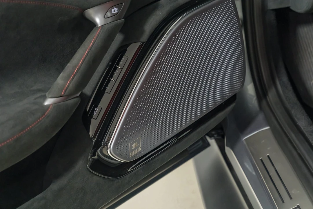 2022 Ferrari Roma - Image 22 of 31