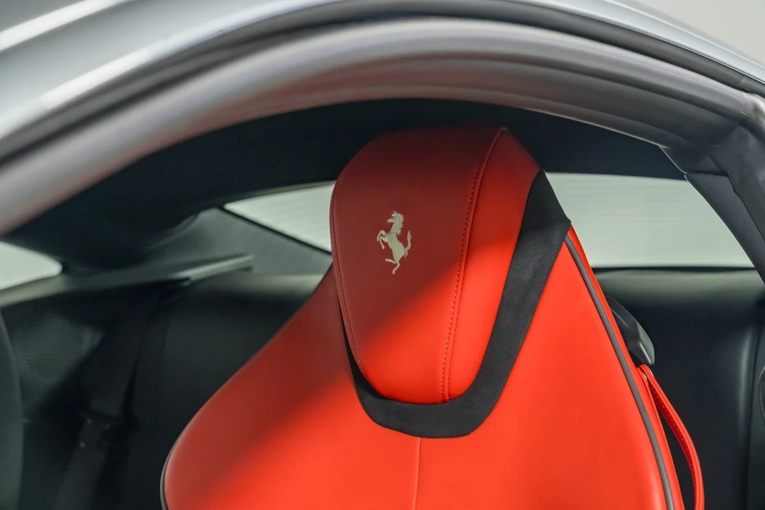 2022 Ferrari Roma - Image 24 of 31