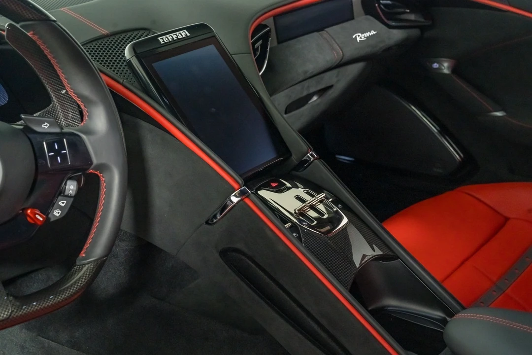 2022 Ferrari Roma - Image 19 of 31