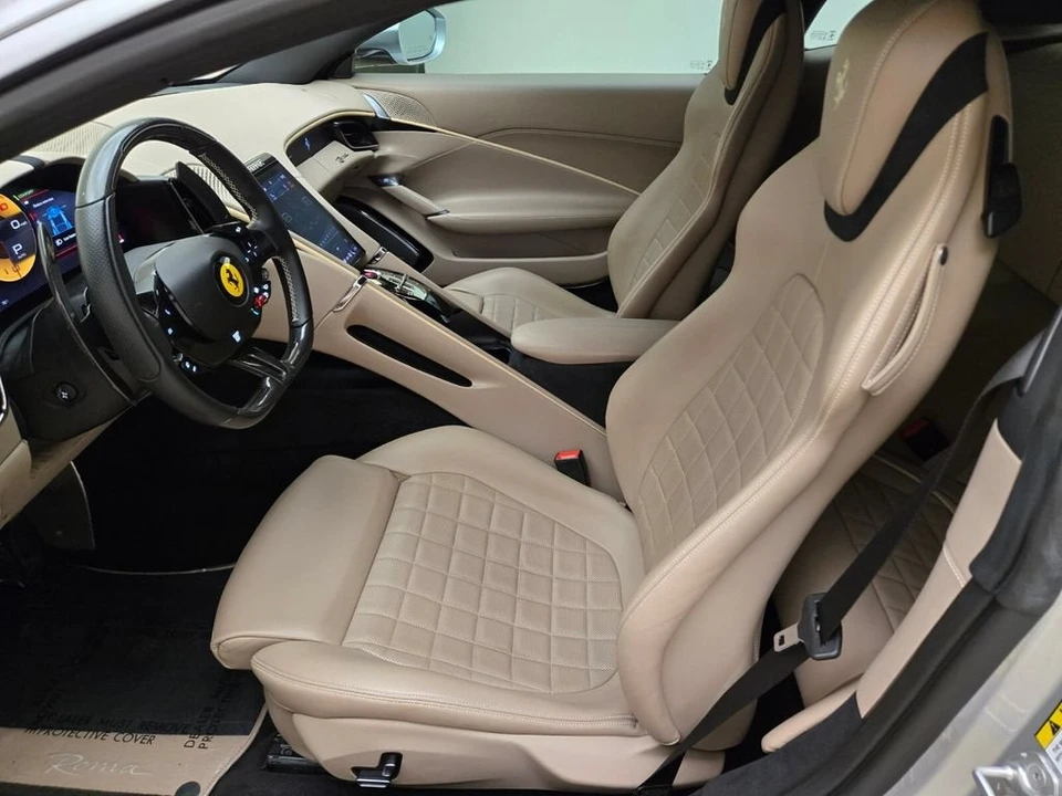 2022 Ferrari Roma - Image 17 of 31