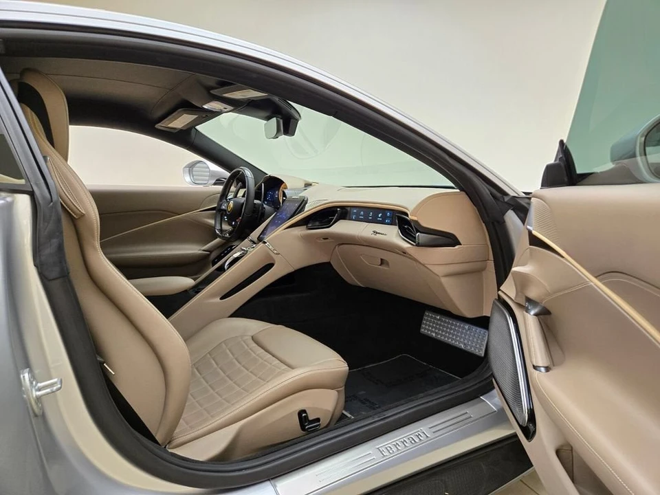 2022 Ferrari Roma - Image 22 of 31