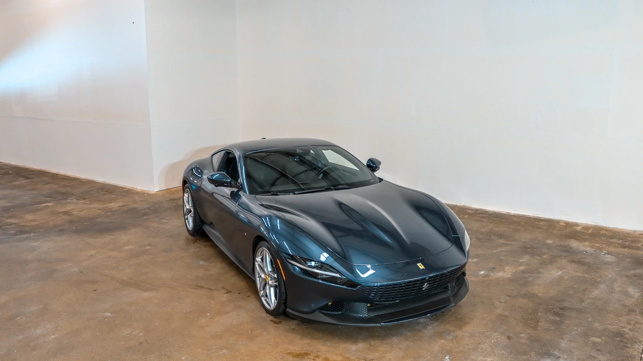 2022 Ferrari Roma - Image 21 of 31
