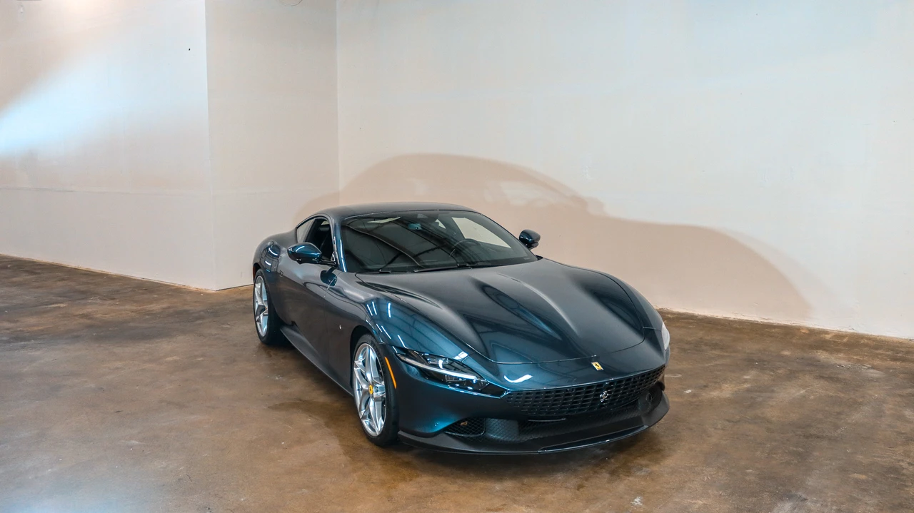 2022 Ferrari Roma - Image 24 of 31