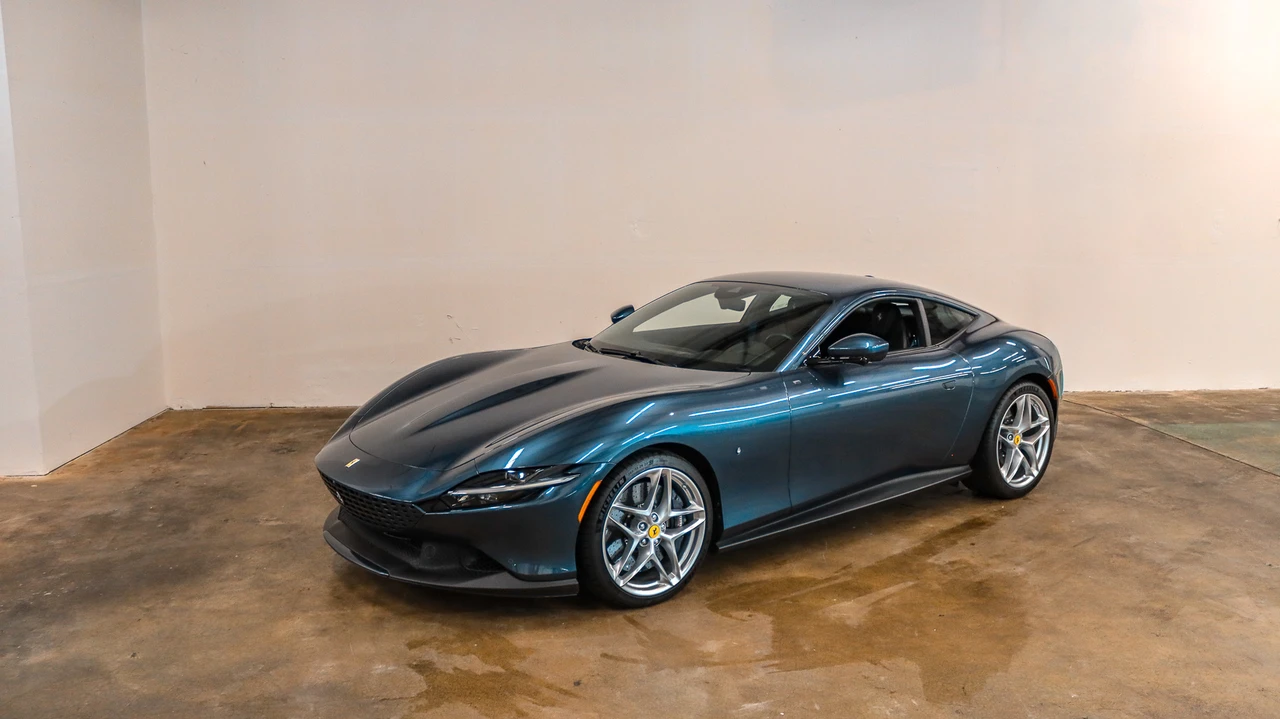 2022 Ferrari Roma - Image 13 of 31