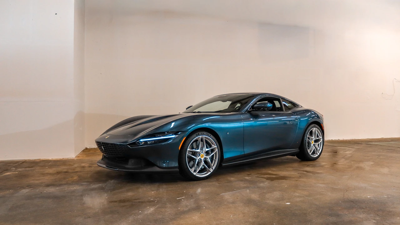 2022 Ferrari Roma - Image 14 of 31