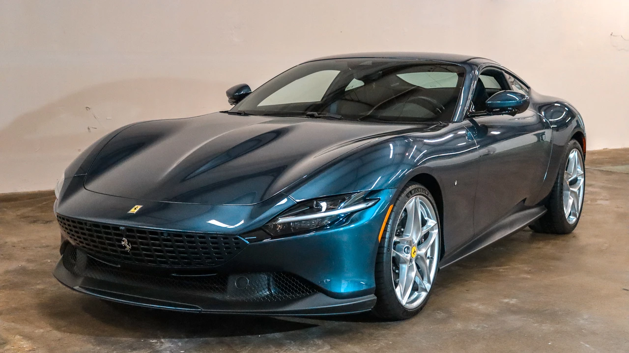 2022 Ferrari Roma - Image 17 of 31