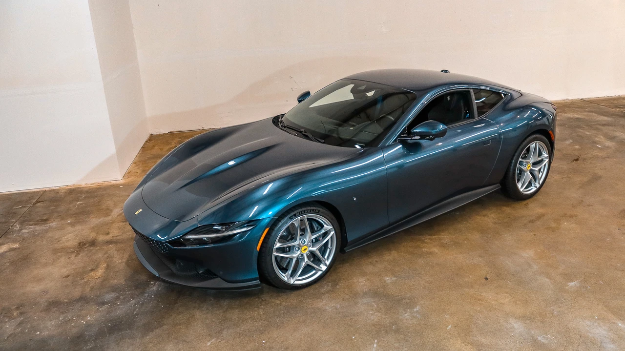 2022 Ferrari Roma - Image 12 of 31