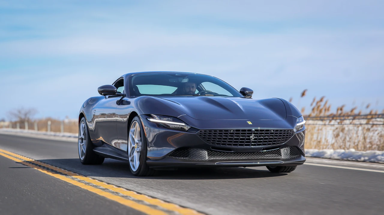 2022 Ferrari Roma - Image 11 of 31