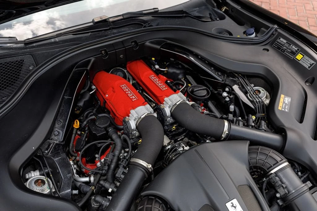 2022 Ferrari Roma - Image 11 of 31