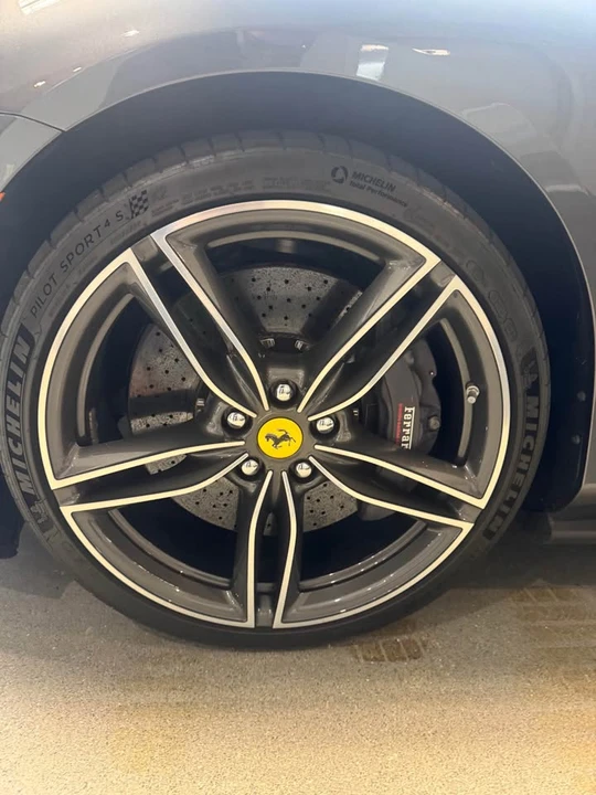 2022 Ferrari Roma - Image 6 of 11
