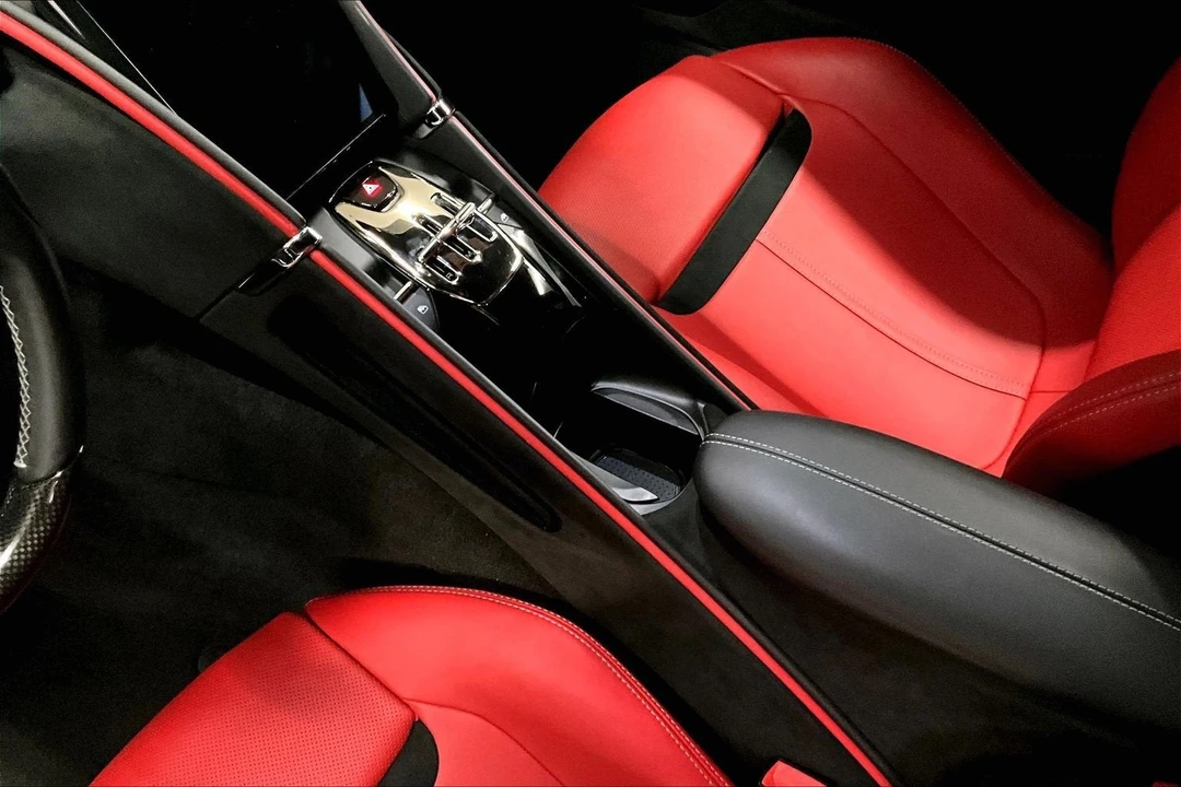 2022 Ferrari Roma - Image 16 of 29