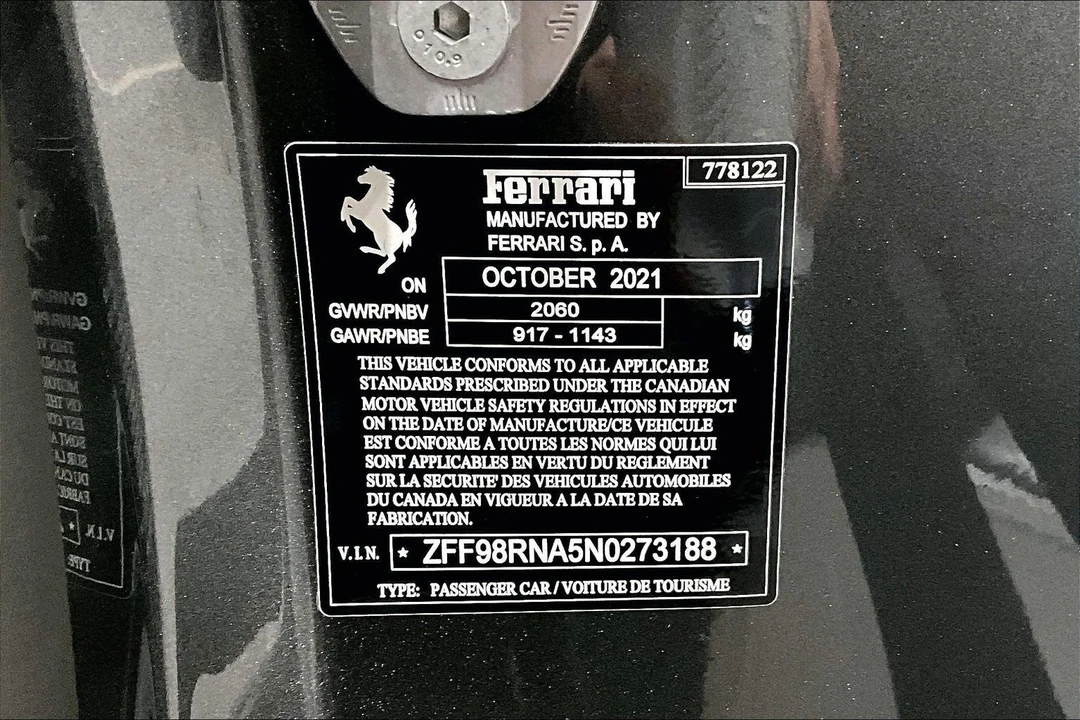 2022 Ferrari Roma - Image 17 of 29