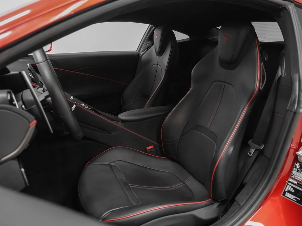 2022 Ferrari Roma - Image 2 of 31