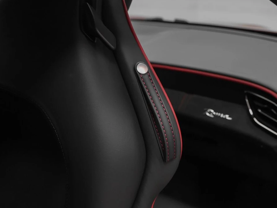 2022 Ferrari Roma - Image 26 of 31