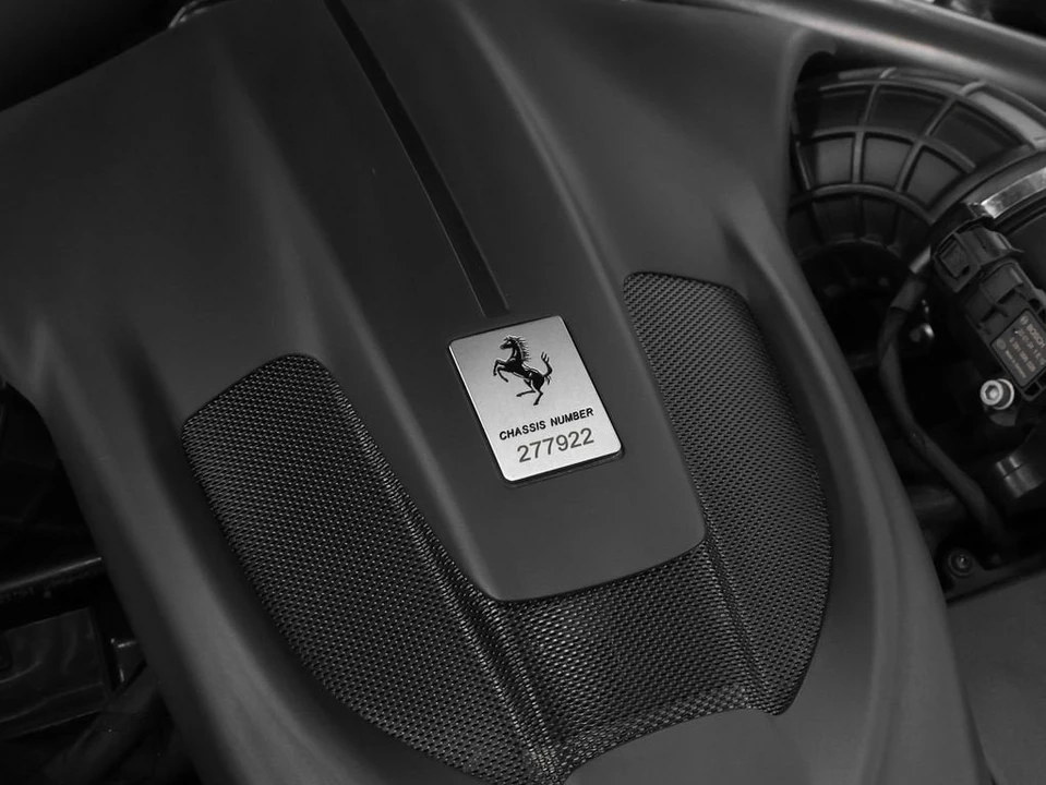2022 Ferrari Roma - Image 16 of 31