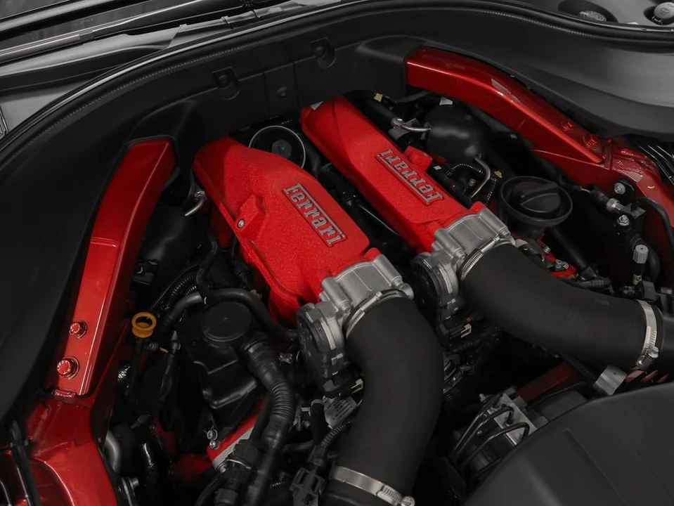 2022 Ferrari Roma - Image 17 of 31