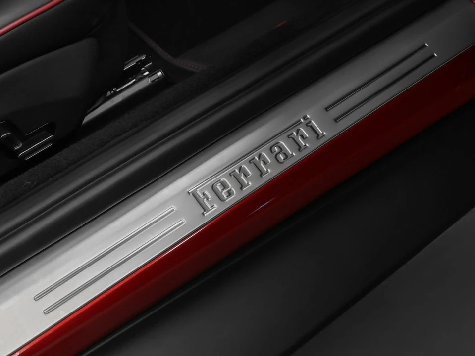 2022 Ferrari Roma - Image 22 of 31