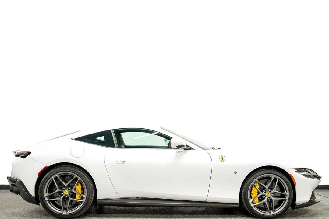 2022 Ferrari Roma - Image 2 of 21