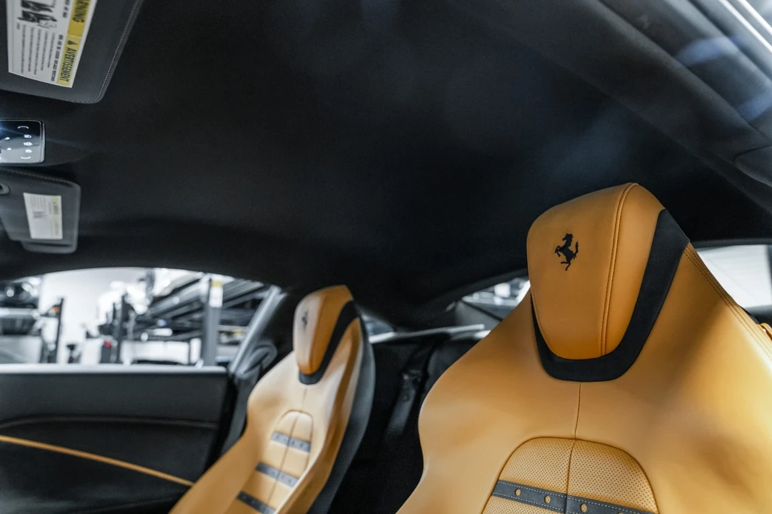 2022 Ferrari Roma - Image 17 of 21