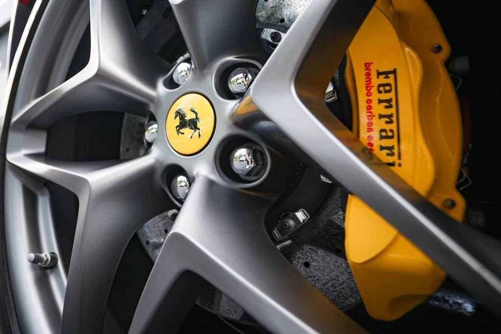 2022 Ferrari Roma - Image 15 of 31