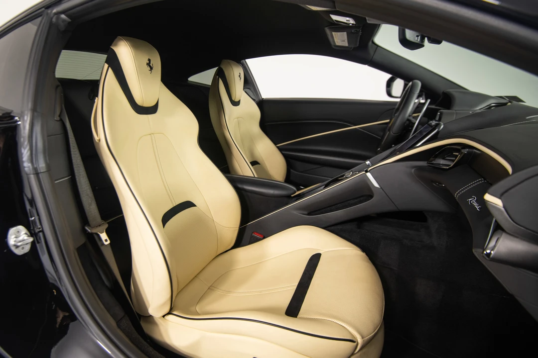 2022 Ferrari Roma - Image 17 of 31