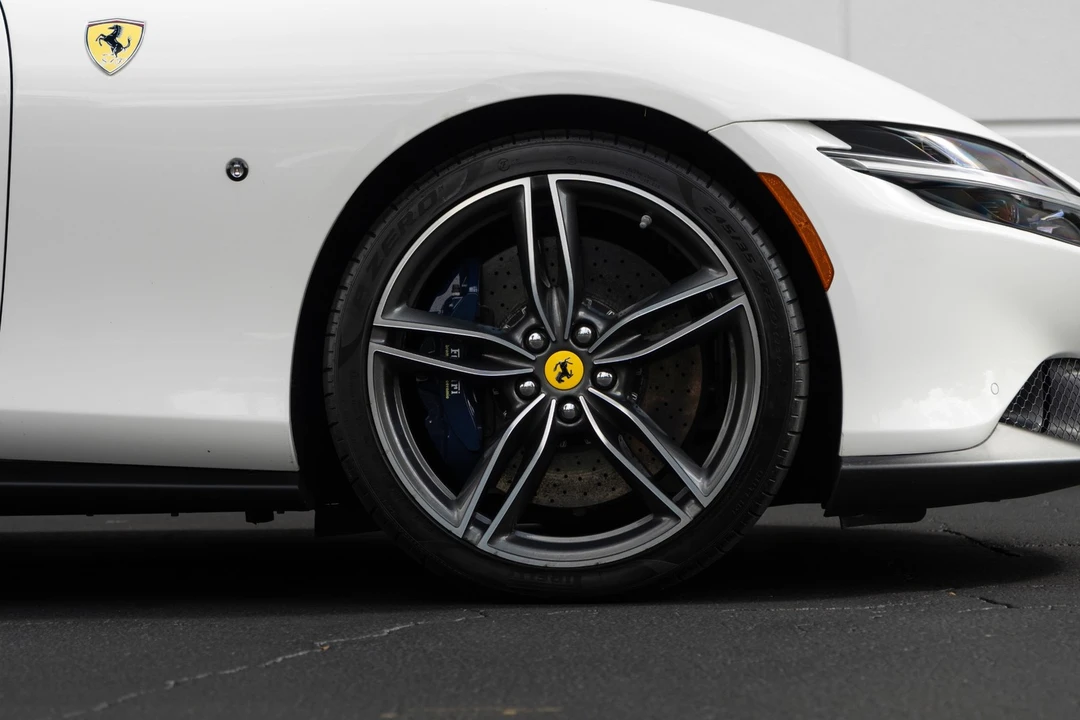 2022 Ferrari Roma - Image 9 of 12