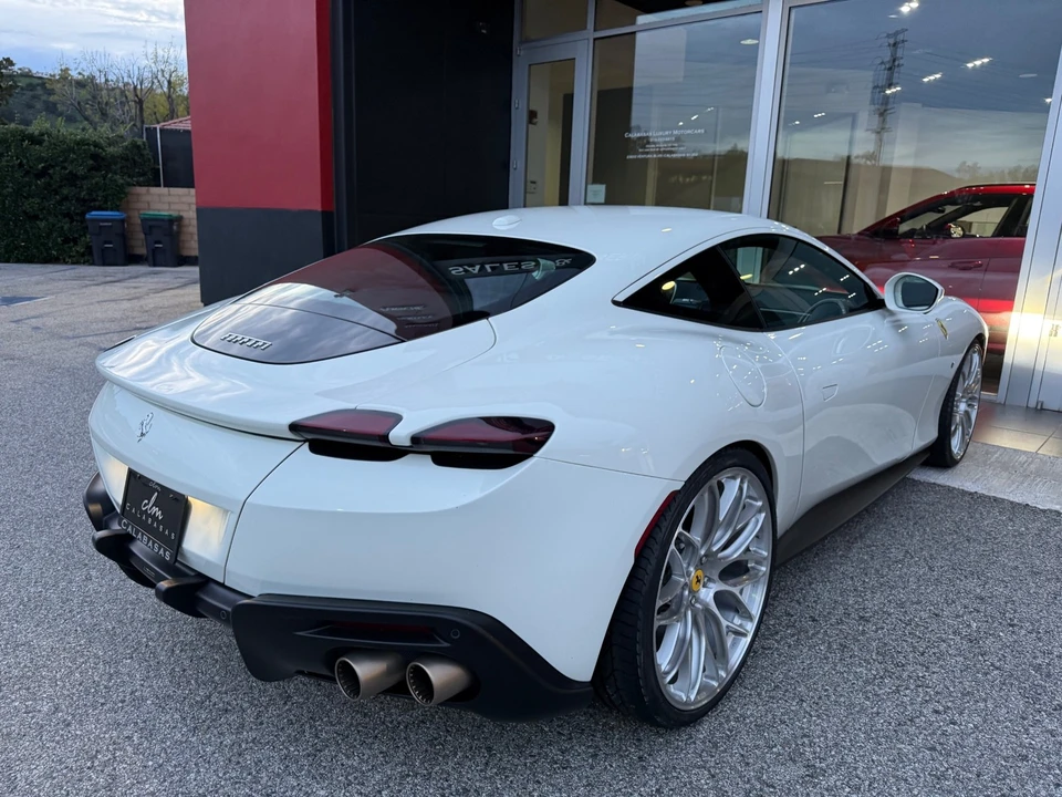 2022 Ferrari Roma - Image 18 of 21