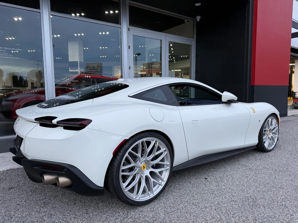 2022 Ferrari Roma - Image 4 of 21