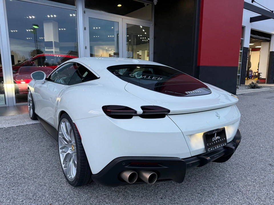 2022 Ferrari Roma - Image 17 of 21