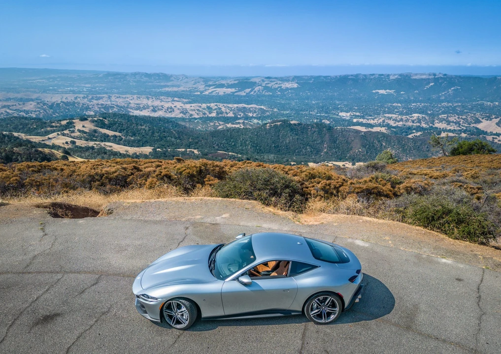 2022 Ferrari Roma - Image 18 of 31