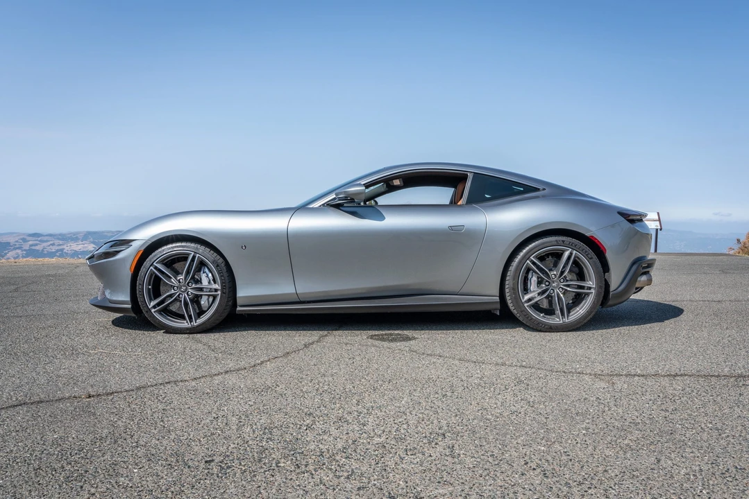 2022 Ferrari Roma - Image 20 of 31
