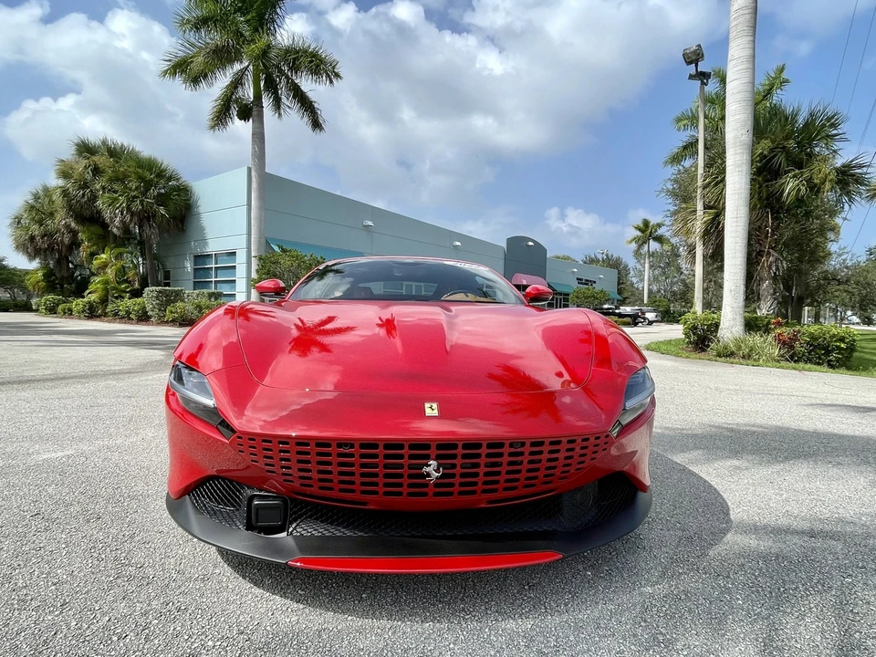 2022 Ferrari Roma - Image 12 of 31