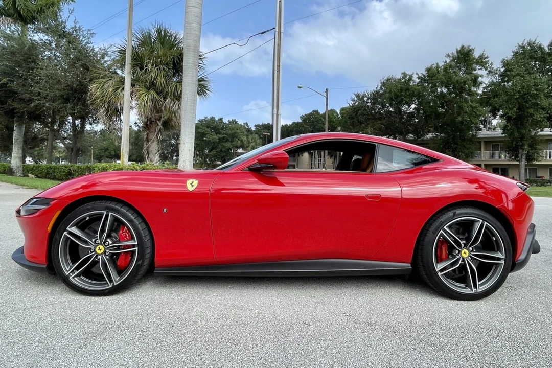 2022 Ferrari Roma - Image 15 of 31