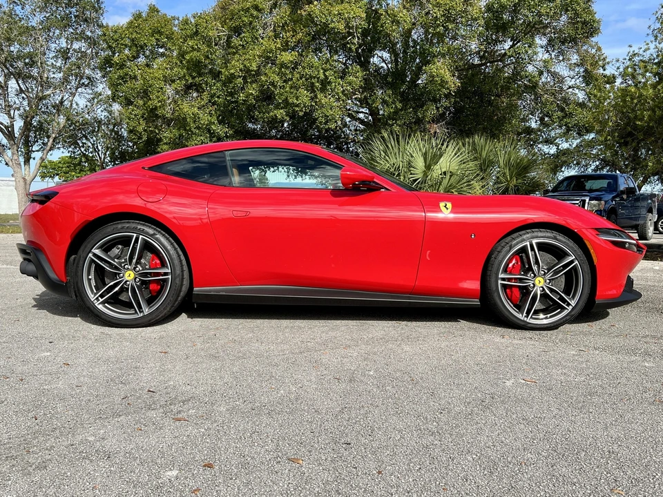 2022 Ferrari Roma - Image 4 of 31