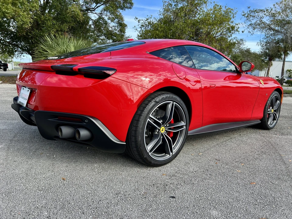 2022 Ferrari Roma - Image 5 of 31