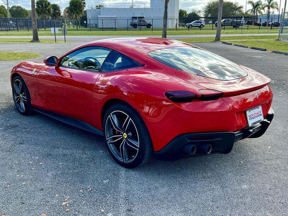 2022 Ferrari Roma - Image 8 of 31