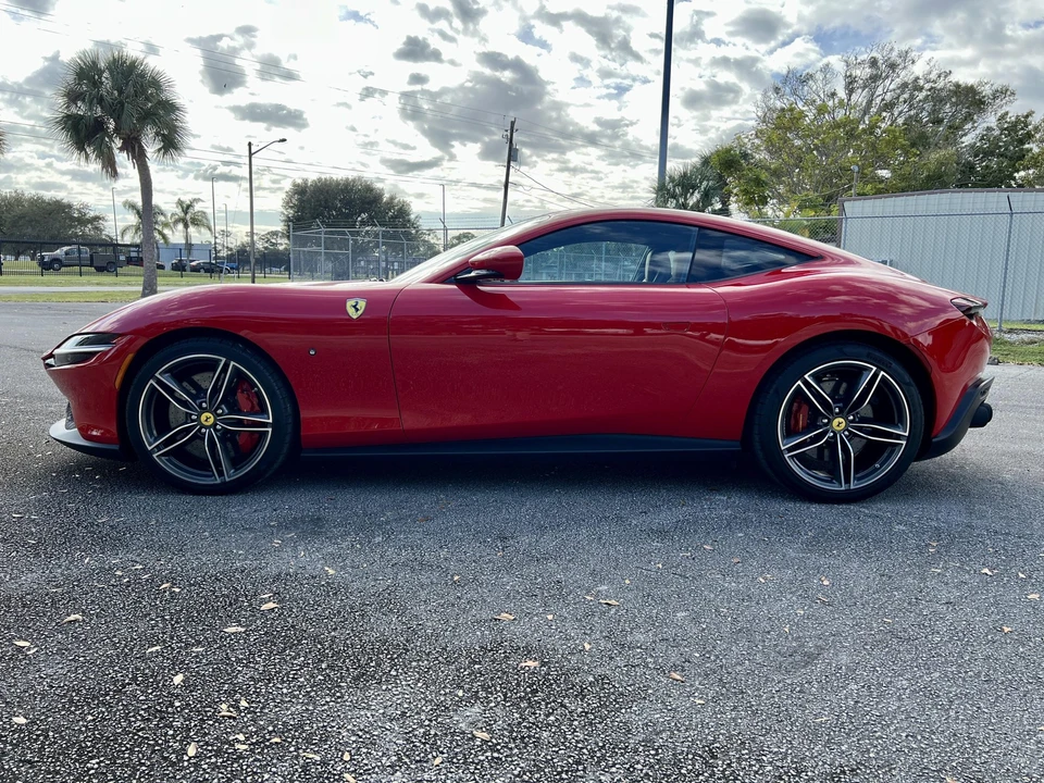 2022 Ferrari Roma - Image 10 of 31