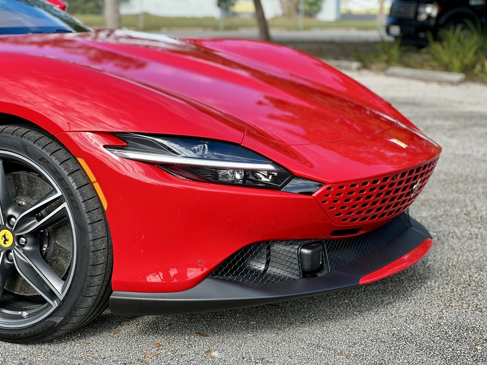 2022 Ferrari Roma - Image 24 of 31
