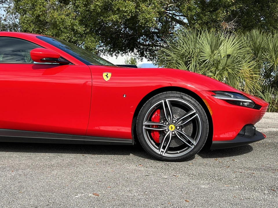 2022 Ferrari Roma - Image 20 of 31