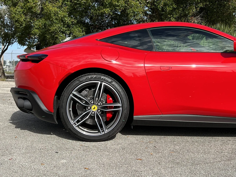 2022 Ferrari Roma - Image 21 of 31