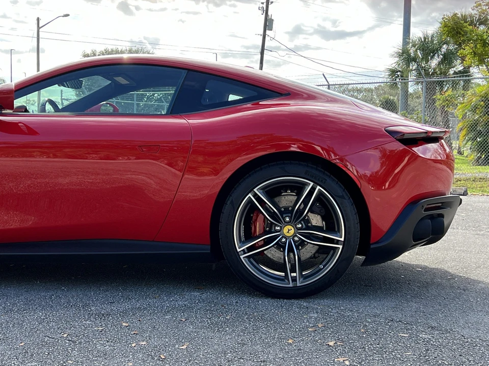 2022 Ferrari Roma - Image 22 of 31