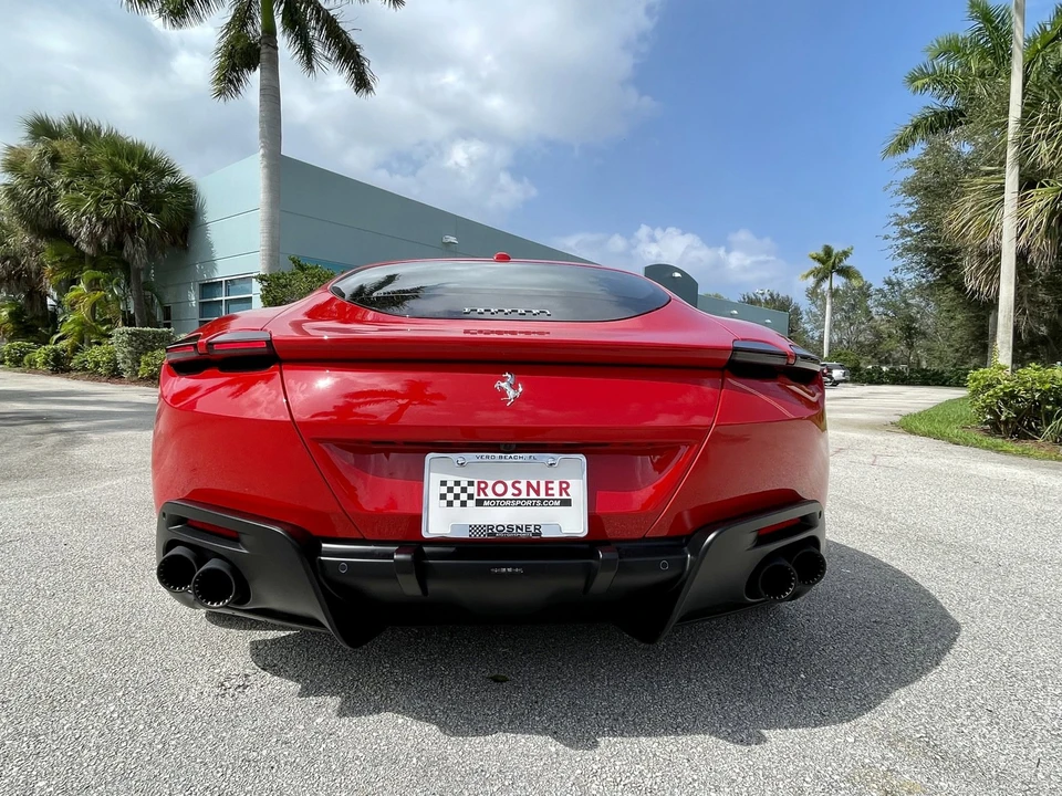 2022 Ferrari Roma - Image 14 of 31