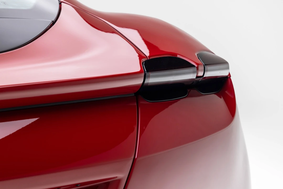 2022 Ferrari Roma - Image 20 of 31