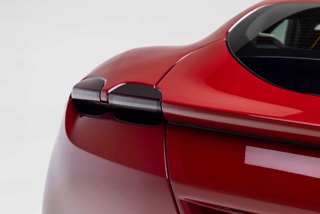 2022 Ferrari Roma - Image 19 of 31