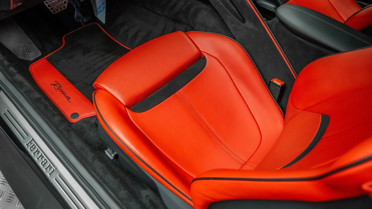 2022 Ferrari Roma - Image 16 of 31