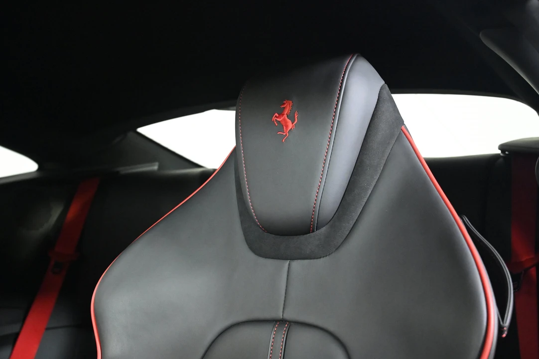 2022 Ferrari Roma - Image 22 of 31
