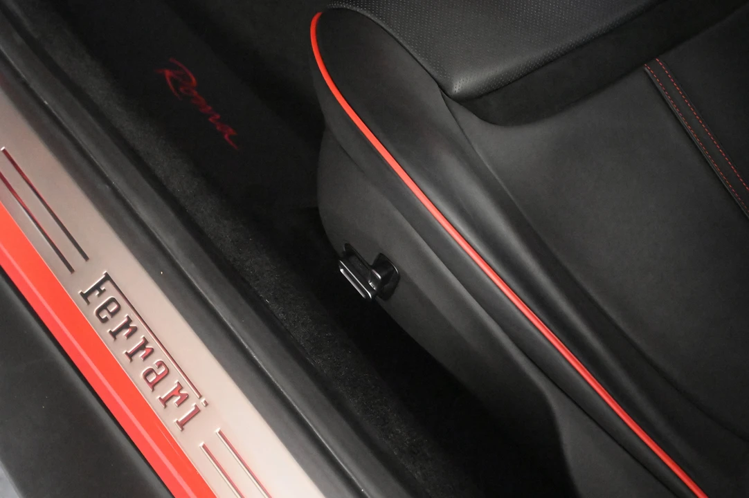 2022 Ferrari Roma - Image 23 of 31
