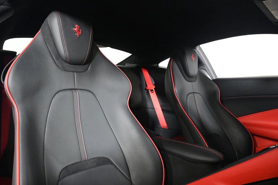 2022 Ferrari Roma - Image 4 of 31