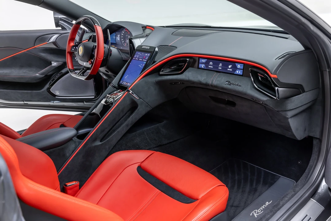 2022 Ferrari Roma - Image 26 of 31