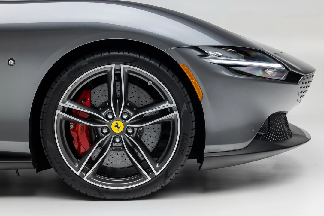 2022 Ferrari Roma - Image 24 of 31